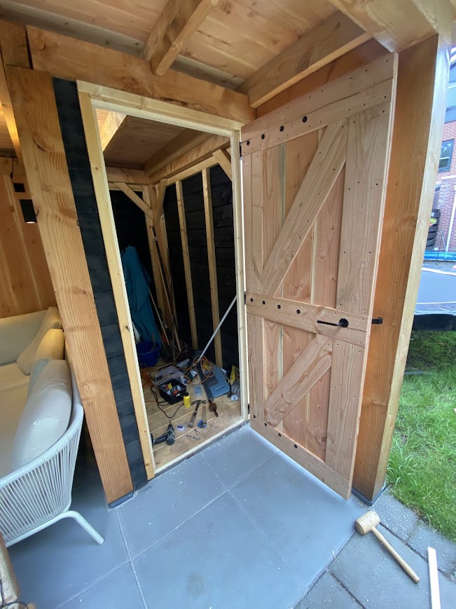 Maatwerk deur voor een tuinhuis - Foto 1