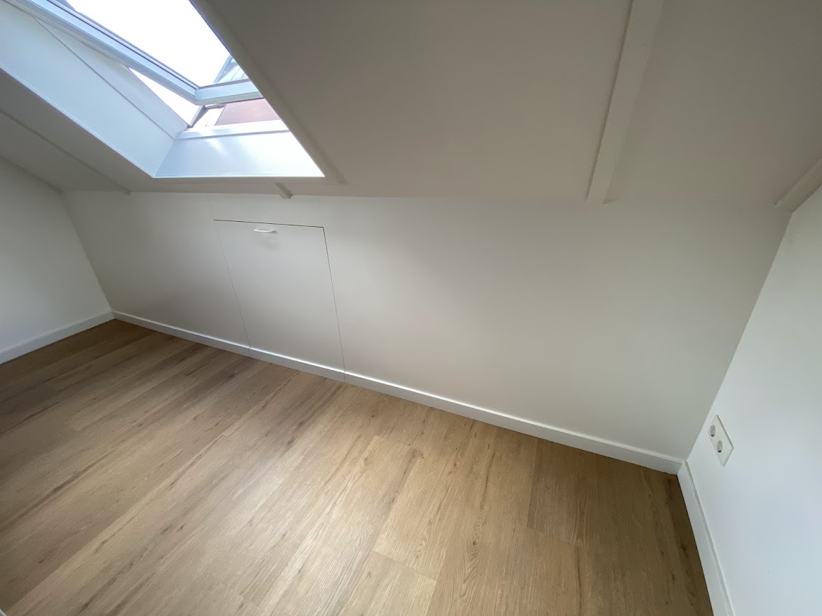 Kasten onder schuinewand - Foto 2