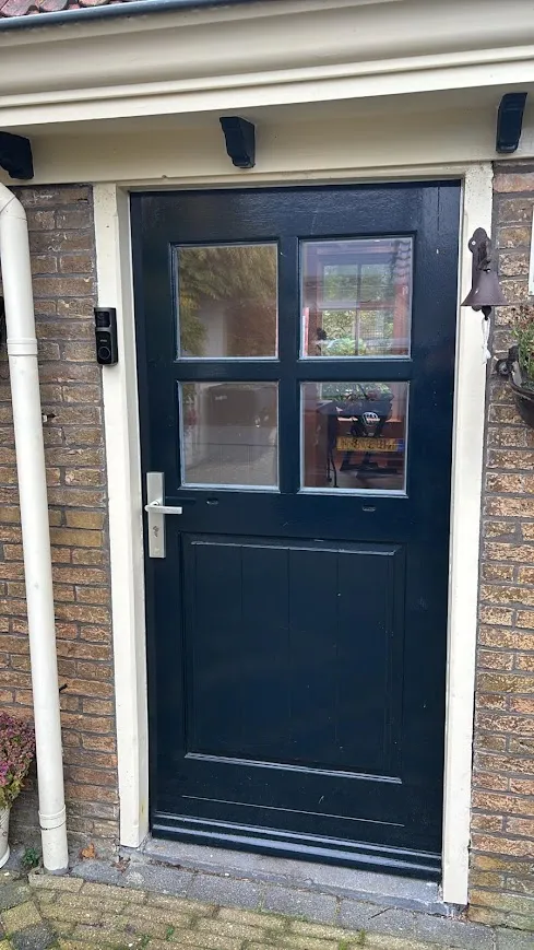 Nieuwe voordeur voor een klassieke woning
